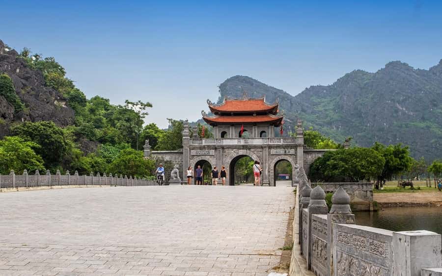From Hanoi: Hoa Lu, Tam Coc, and Mua Cave Adventure Day Tour - Who should book this tour, and who should skip it