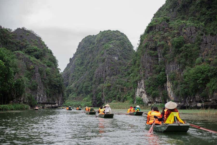 From Hanoi: Hoa Lu, Tam Coc, and Mua Cave Adventure Day Tour - Hoa Lu: the ancient capital stop that sets the tone