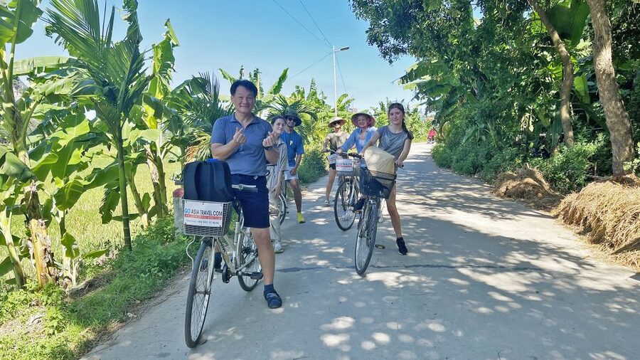 From Hanoi: Hoa Lu & Tam Coc with Buffet lunch & Cycling - Hang Mua 500 steps and lotus garden, optional but memorable