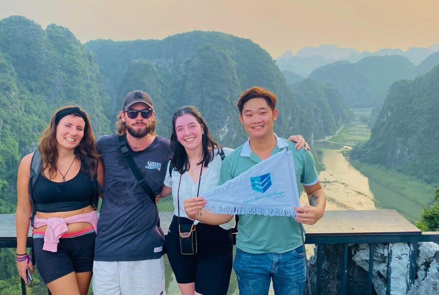 From Hanoi: Hoa Lu-Trang An-Mua Cave Luxury Trip w/Limousine - The limousine ride: how you start fast and feel less rushed