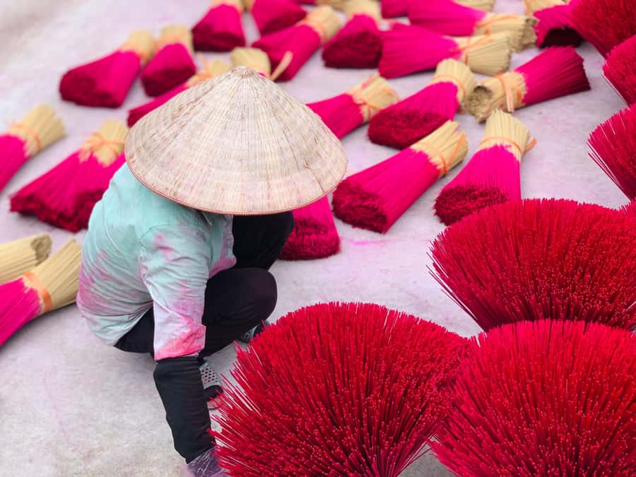 From Hanoi: Incense Village, Conical Hat and HaThai Art Tour - Chuong conical hat village: 300-year craft and your paint-your-own hat moment