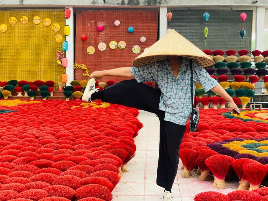 From Hanoi: Incense Village, Conical Hat and HaThai Art Tour - Ha Thai bamboo lacquer workshop: hands-on art, and ask about the take-home piece