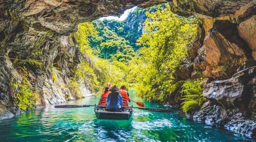 From Hanoi: Ninh Binh, Bai Dinh, Trang An and Mua Cave Trip - Trang An UNESCO caves, slow boats and Kong: Skull Island echoes