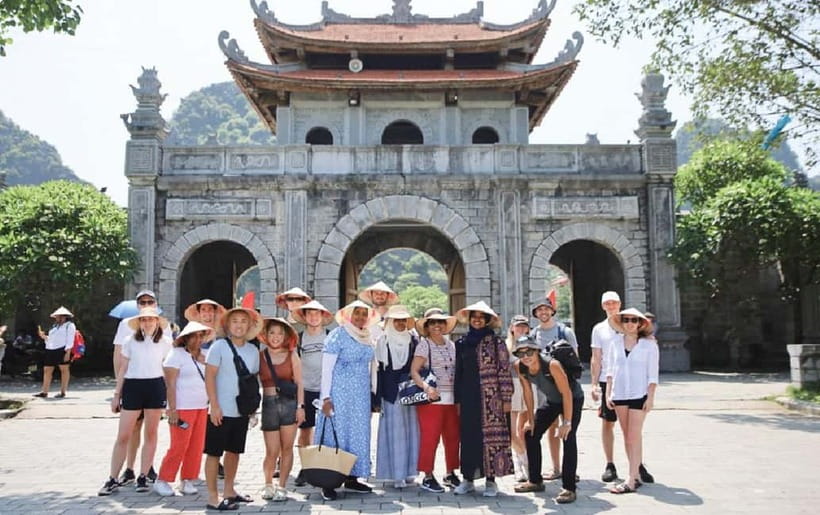 From Hanoi: Ninh Binh Boat Ride, Mua Cave Hike, Temple Visit - Trang An vs Tam Coc boat rides: caves and calm water