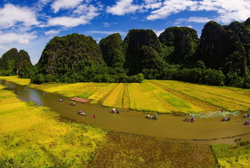 From Hanoi: Ninh Binh Boat Ride, Mua Cave Hike, Temple Visit - Guides and group size: how to choose the right fit