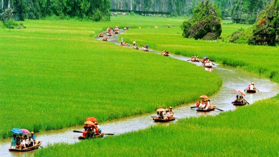 From Hanoi: Ninh Binh Ha Long Bay 5-Star 3-Day Cruise - A tight 3 days, two UNESCO experiences, and one overnight cruise