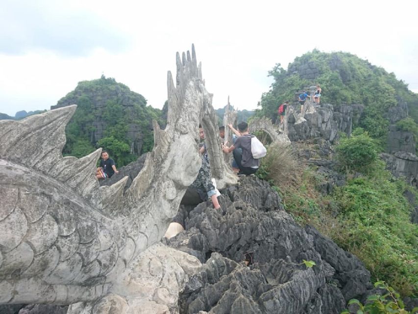From Hanoi: Ninh Binh Ha Long Bay 5-Star 3-Day Cruise - Sung Sot Cave on day 3: big cave, then daylight views back across Ha Long Bay