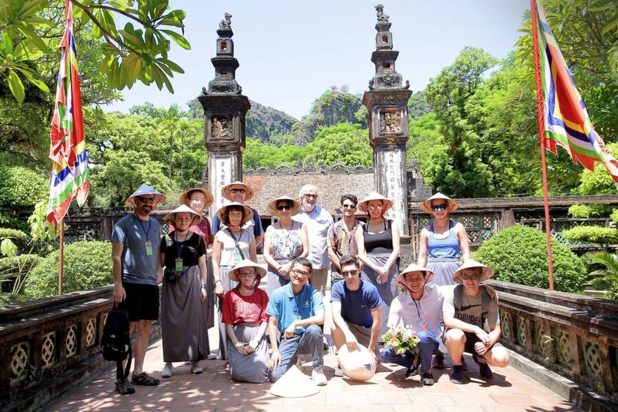 From Hanoi/NinhBinh: HoaLu-Bai Din- TrangAn- MuaCave-BichDon - Bai Dinh Pagoda: One of Southeast Asia’s Biggest, in Real Life