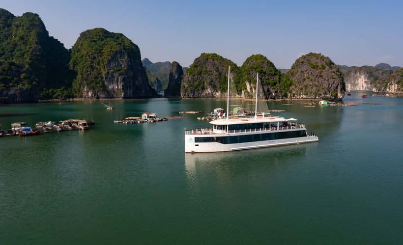 From Hanoi or Halong: Halong Bay Day Cruise - The limousine ride: comfort now, views later