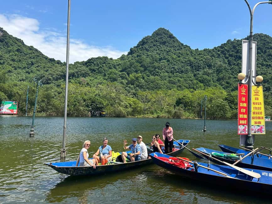 From Hanoi: Perfume Pagoda Tour and Yen Stream Boat Ride - From bus to wharf: getting ready for the Yen Stream boat