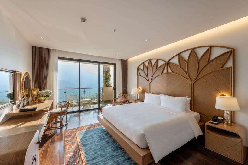 From Hanoi: Premium 2-Day Sapa Adventure with DCAR Limousine - Day 2: Fansipan Peak or the Village Trek Loop