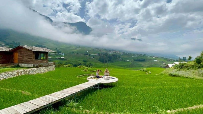 From Hanoi: Premium 2-Day Sapa Adventure with DCAR Limousine - Accommodation Choices, From Homestays Outside Town to 5-Star Comfort