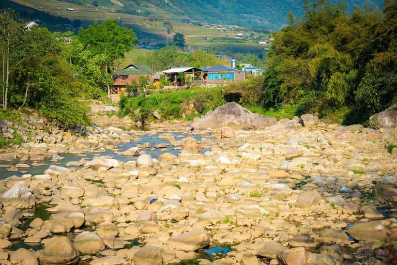 From Hanoi: Sapa Discovery Package Tour 2 Days 1 Night - Guides and cultural context: why the human element matters