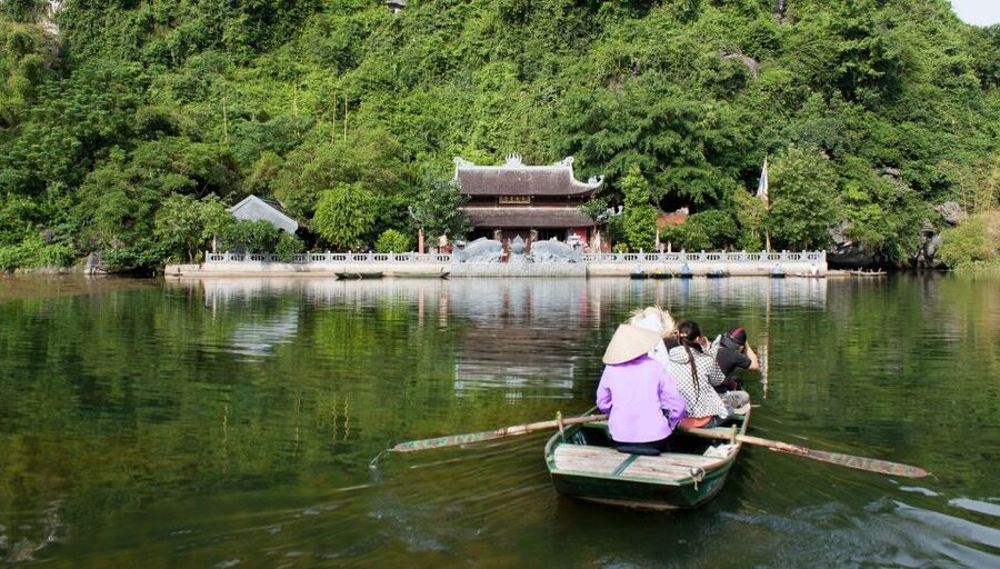 From Hanoi: Trang An & Bai Dinh Pagoda Full-Day Private Tour - Timing and the return to Hanoi around 18:00