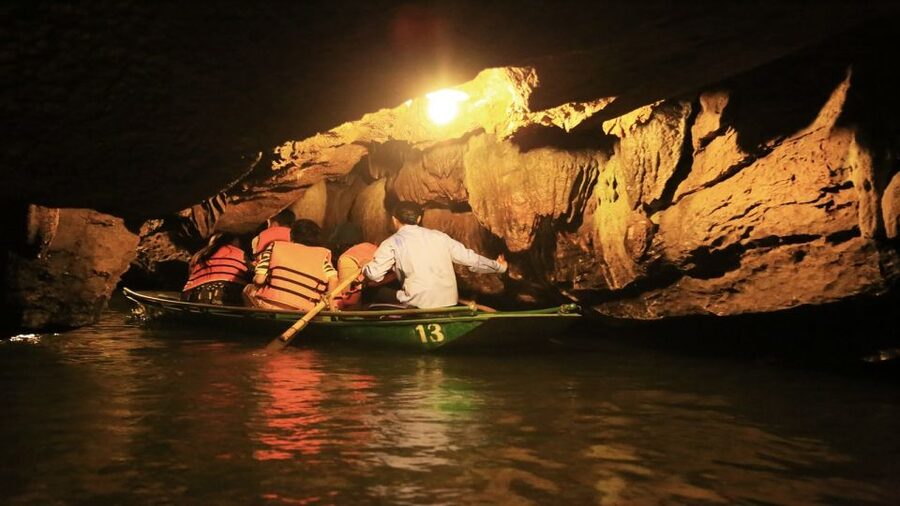 From Hanoi: Trang An & Bai Dinh Pagoda Full-Day Private Tour - Who this tour suits best (and who might want something else)