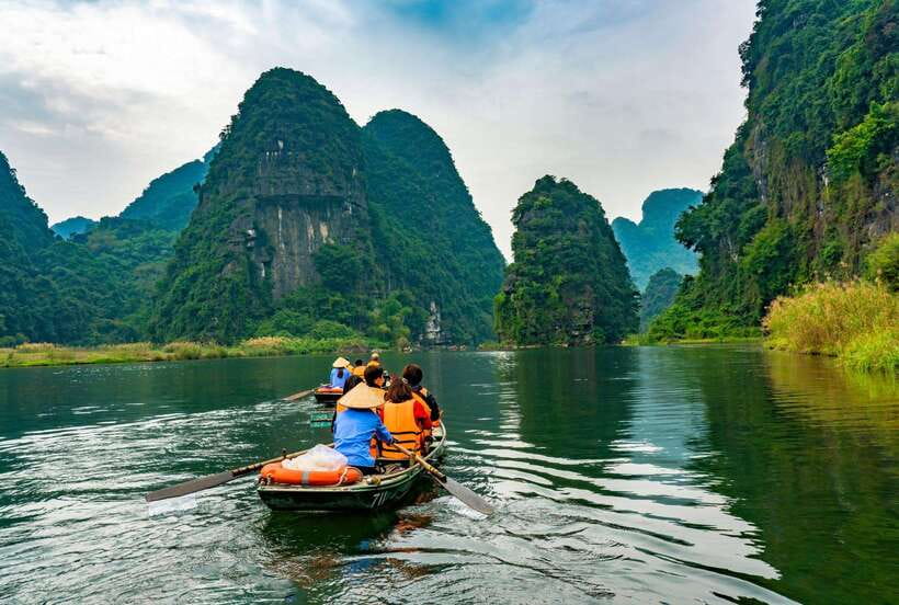 From Hanoi: Trang An Eco-tourism & Bai Dinh pagoda full day - Trang An Grottoes at 1:00 PM: Sampan Time Through Toi, Sang, and Nau Ruou