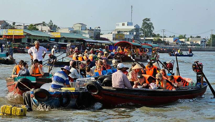 From HCM: Mekong Delta Can Tho Floating Market 2-Day Tour - Cai Rang Floating Market at First Light Before It Gets Loud