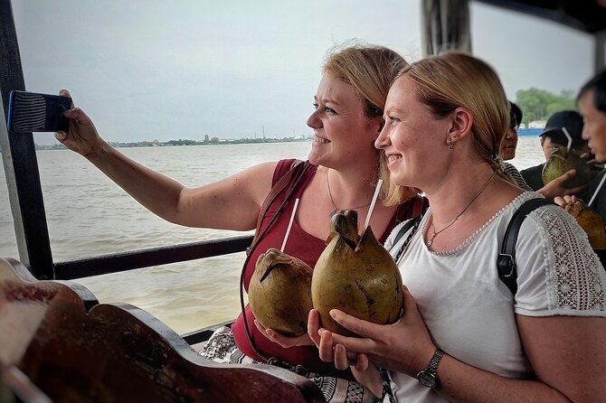 From Ho Chi Minh City: Discover Mekong Delta & Coconut Village - Live Southern Vietnamese folk music and lunch that actually fills you up