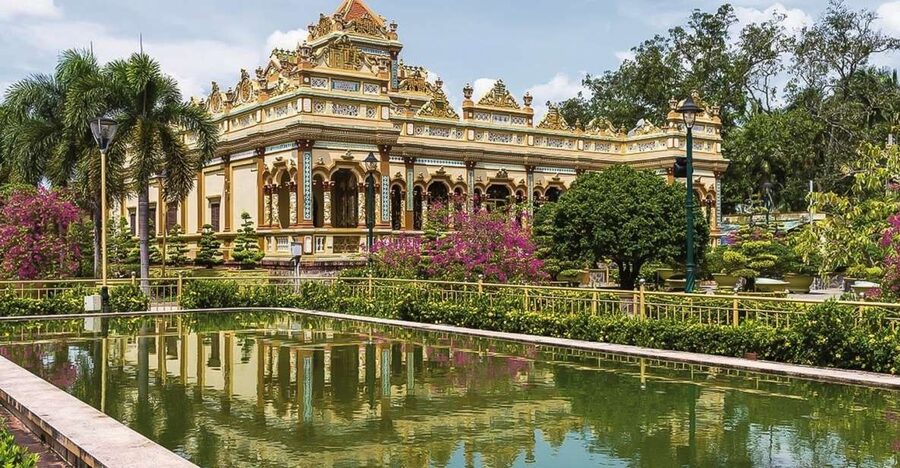 From Ho Chi Minh City: Mekong Delta Private Full-Day Tour - Vinh Trang Pagoda in My Tho: a calm start with culture