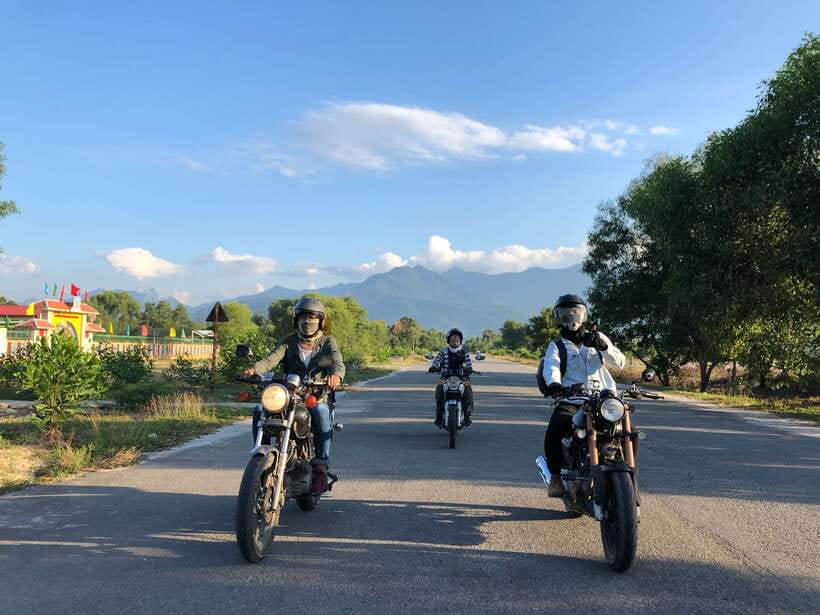 From Hue/Da Nang/Hoi An: Hai Van Pass Tour by Motorbike - Son Tra Peninsula and Lady Buddha: the calm break before the turns