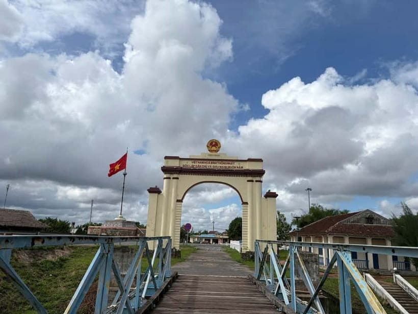 From Hue: Vinh Moc Tunnels & DMZ Local Insight Tour - Ben Hai River breaks the story into “place,” not just facts