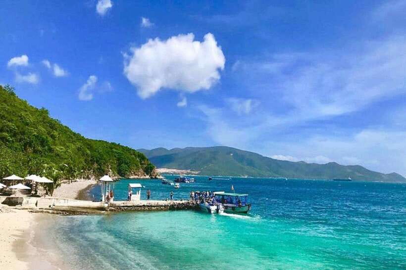 From Nha Trang: 3-Island Deluxe Tour with Lunch - From Nha Trang to Tranh Island, the day starts fast