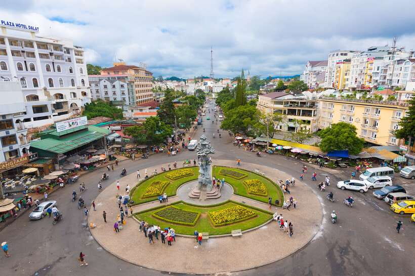 From Nha Trang: Best Seller Top Site Luxury Da Lat City Trip - Truc Lam Temple and the 2,000 flower varieties