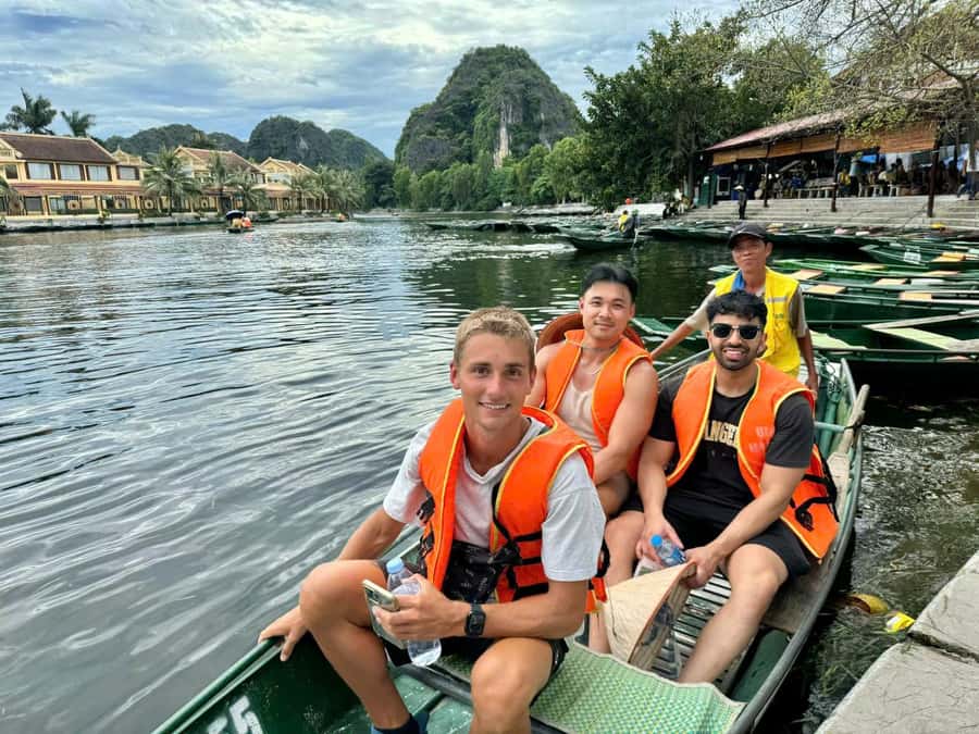 From Ninh Binh : Bai Dinh, Hoa Lu, Trang An, Mua Cave Tour - Price and Value: What You Pay Up Front vs. What You Budget On Site