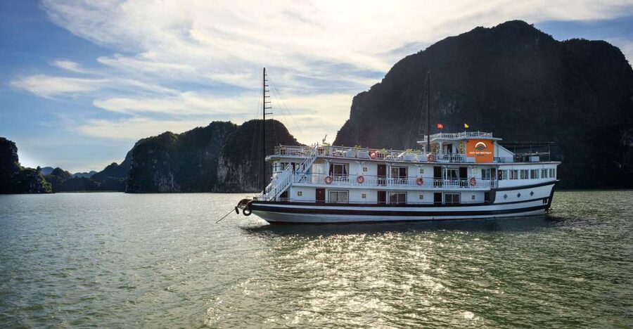 From Ninh Binh: Ha Long Bay 2 days 1 night on 3-star Cruise - Key highlights to look for on this 2D1N cruise