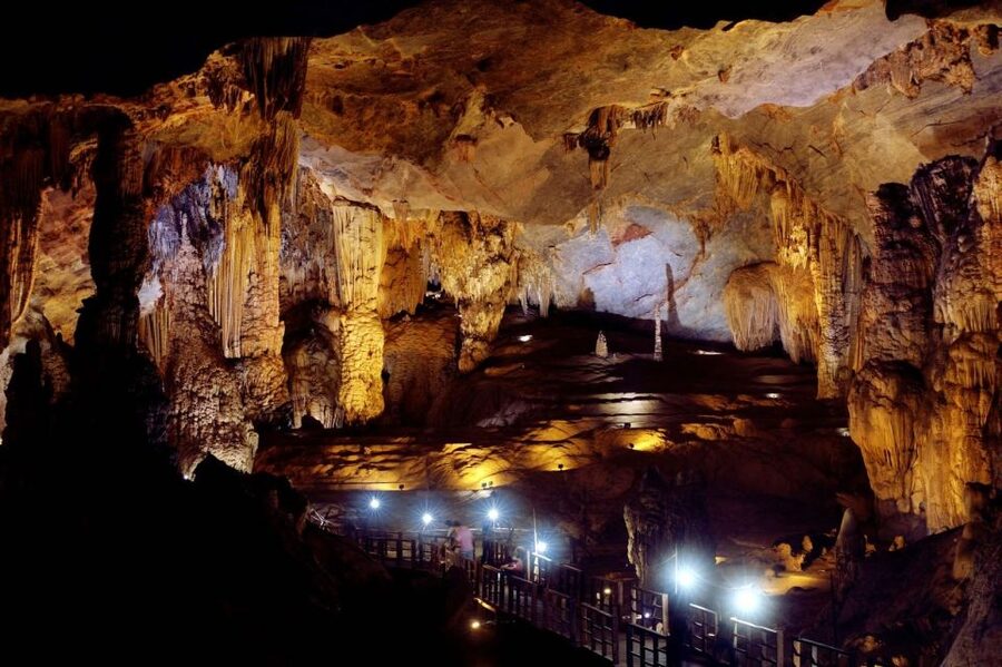 From Phong Nha/Dong Hoi: Paradise and Phong Nha Cave Tour - Phong Nha Cave, water cave wonder with named formations