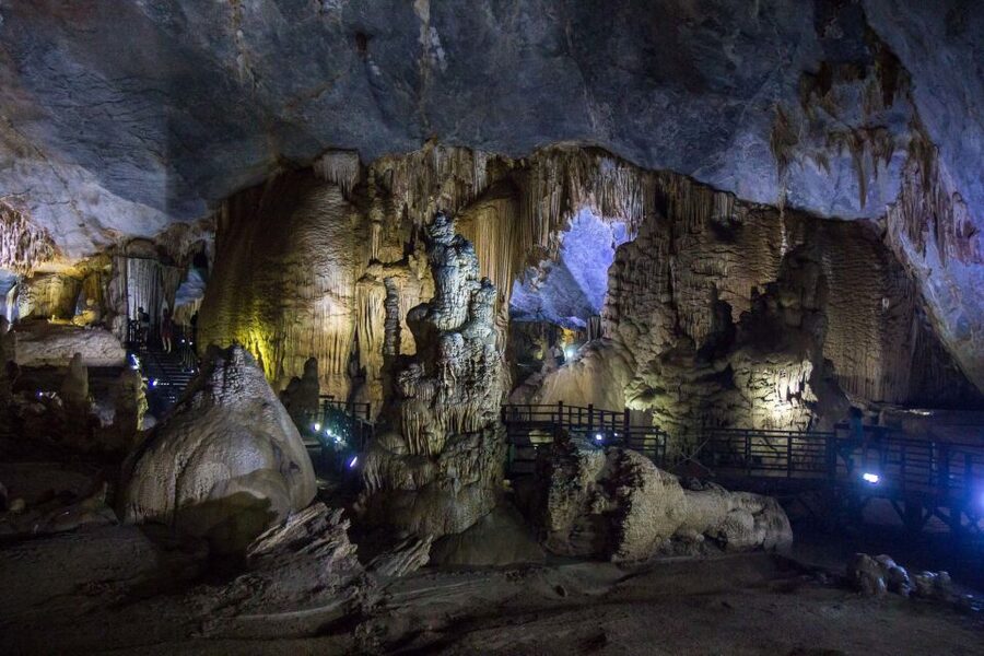 From Phong Nha/Dong Hoi: Paradise and Phong Nha Cave Tour - Small group touring (13 max) keeps the caves readable