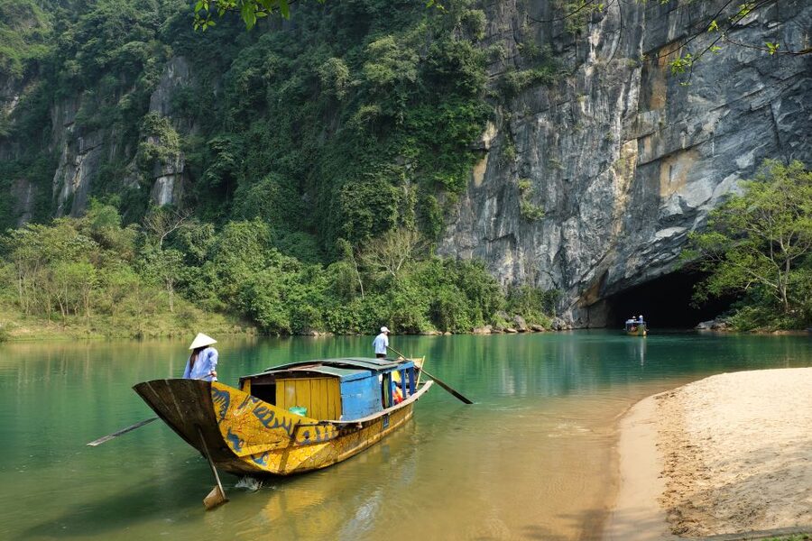 From Phong Nha/Dong Hoi: Paradise and Phong Nha Cave Tour - Paradise Cave (Thien Duong), the long dry cave walk