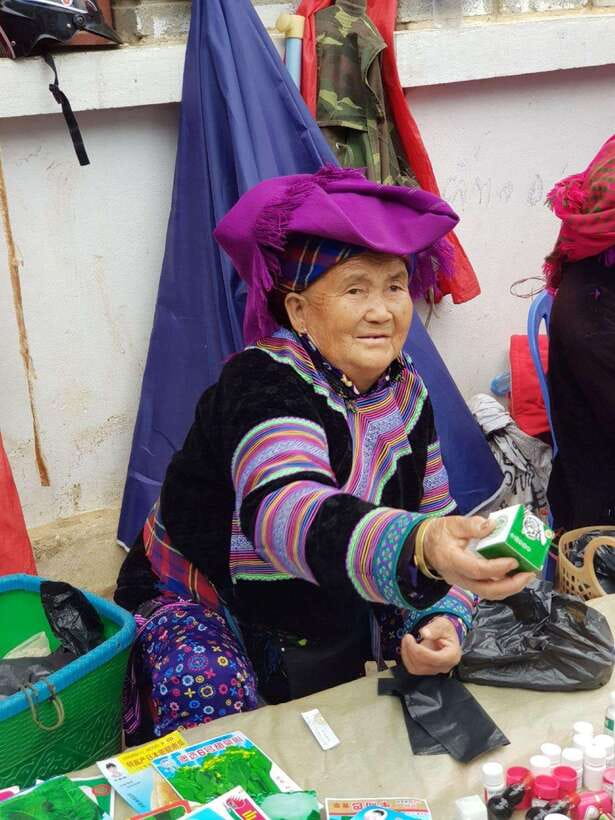 From Sapa: 1D Local Bac Ha Sunday Market Tour - Best seller - The ride back includes border gate and a temple stop