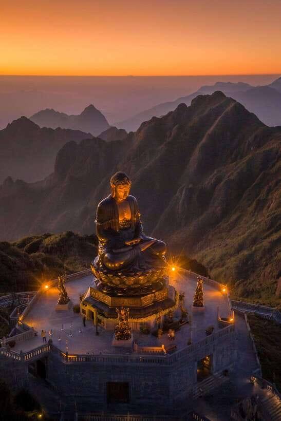 From Sapa:Cable Car Ticket To Fansipan Legend & Car Transfer - Checking In at Fansipan Peak and Timing for Better Photos