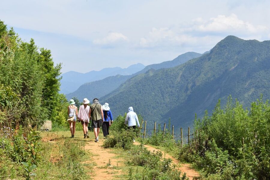 From Sapa: Muong Hoa Valley View & Village Trek 1-Day - 8h30 pickup and the rough start to Sa Seng Village