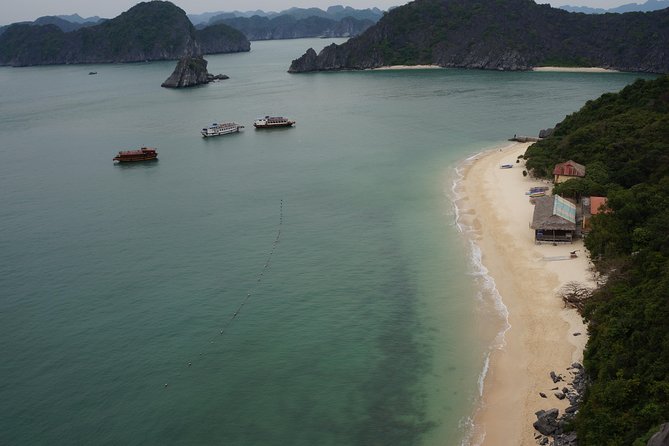 Full day boat trip with Cat Ba Captain Jack to Lan Ha Bay and Ha Long Bay - The Cat Ba departure: when the day feels smooth
