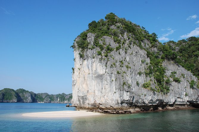 Full day boat trip with Cat Ba Captain Jack to Lan Ha Bay and Ha Long Bay - Leaving Thap Nghieng Island and heading back