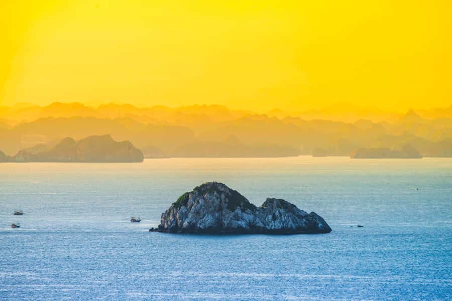 Full day boat trip with Cat Ba's captain Jack - Ha Long Bay viewpoint time: you see the UNESCO side of the bay