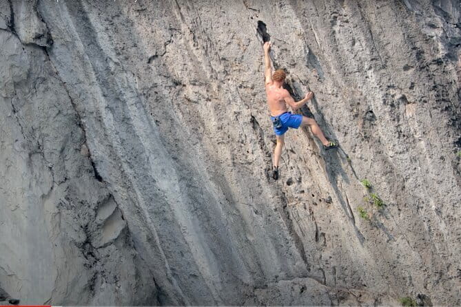 Full day deep water soloing - Kayaking in Cat Ba - Ha Long Bay. - Why Cat Ba Ties Climbing to the Tide