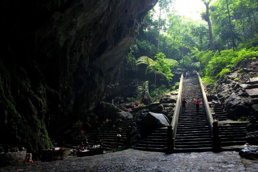 Full-Day Perfume Pagoda Private or Small-Group Tour - What to wear and bring for a smooth day