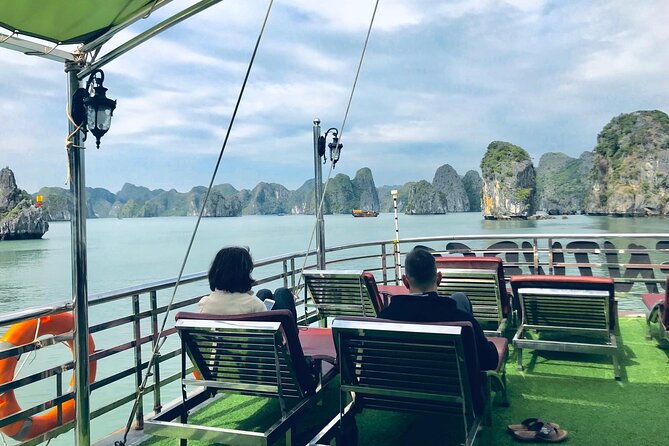 Full day trip to Lan Ha-Ha Long Bay from Cat Ba, avoid the crowds - Kayaking through rock arches, then cave time (Dark, Bat, Bright)