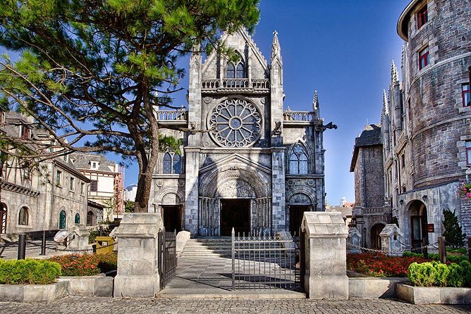Golden Bridge & Ba Na Hills 1 Day including buffets lunch & 2 ways Cable Car - Buffet Lunch and the Included Drink: A Budget Win