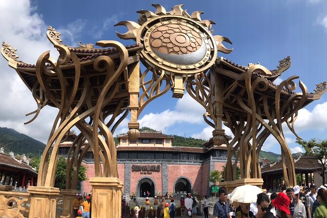 Golden Bridge - Ba Na Hills Private Tour - Golden Bridge: what to expect at the giant hands