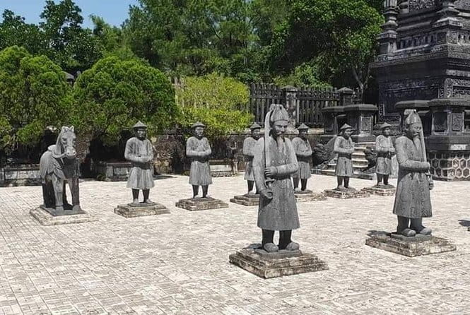Guided Private Hue City Tour from Da Nang or Hoi An - Key things you will notice on this Hue private tour