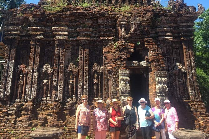Guided Private My Son Sanctuary from Hoi An or Da Nang - The Role of Your Private Guide, From Thuy to Ken to Kan