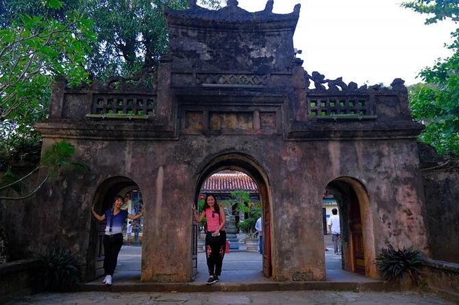 Guided Tour to Marble Mountain &HoiAn City-BoatRide-Night Market - Who this tour is best for