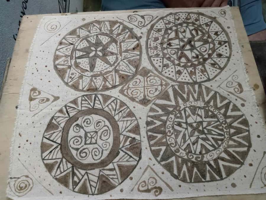 H'Mong traditional beeswax batik - Tea, pace, and why people call this a rainy-day friendly activity