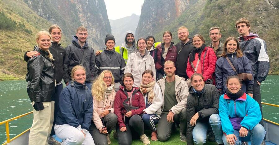 Ha Giang Loop Tours -3days with Easy Rider Package - Day 1 from Ha Giang toward Dong Van: Heaven Gate and old-town stops