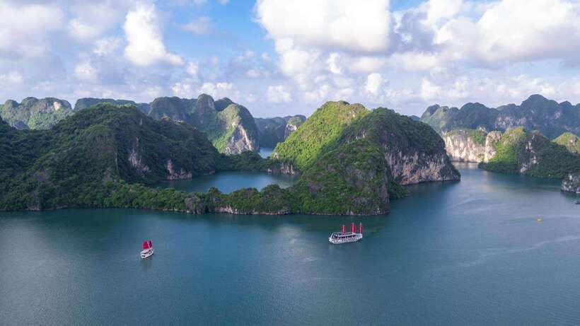 Ha Long Bay - Bai Tu Long Bay Luxury Boat Tour & Transfer - Price and Value: Is $155 Worth It?