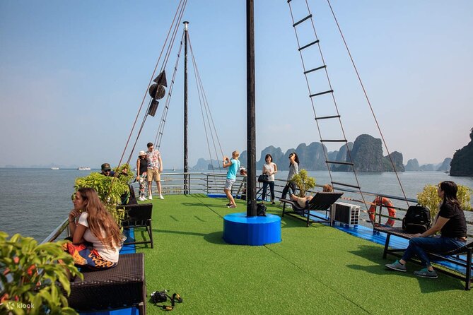 Ha Long Bay Cruise Day Tour-Cave, Kayaking,Ti top island & Lunch - Hang Luon Cave: kayaking or bamboo boat through the bay